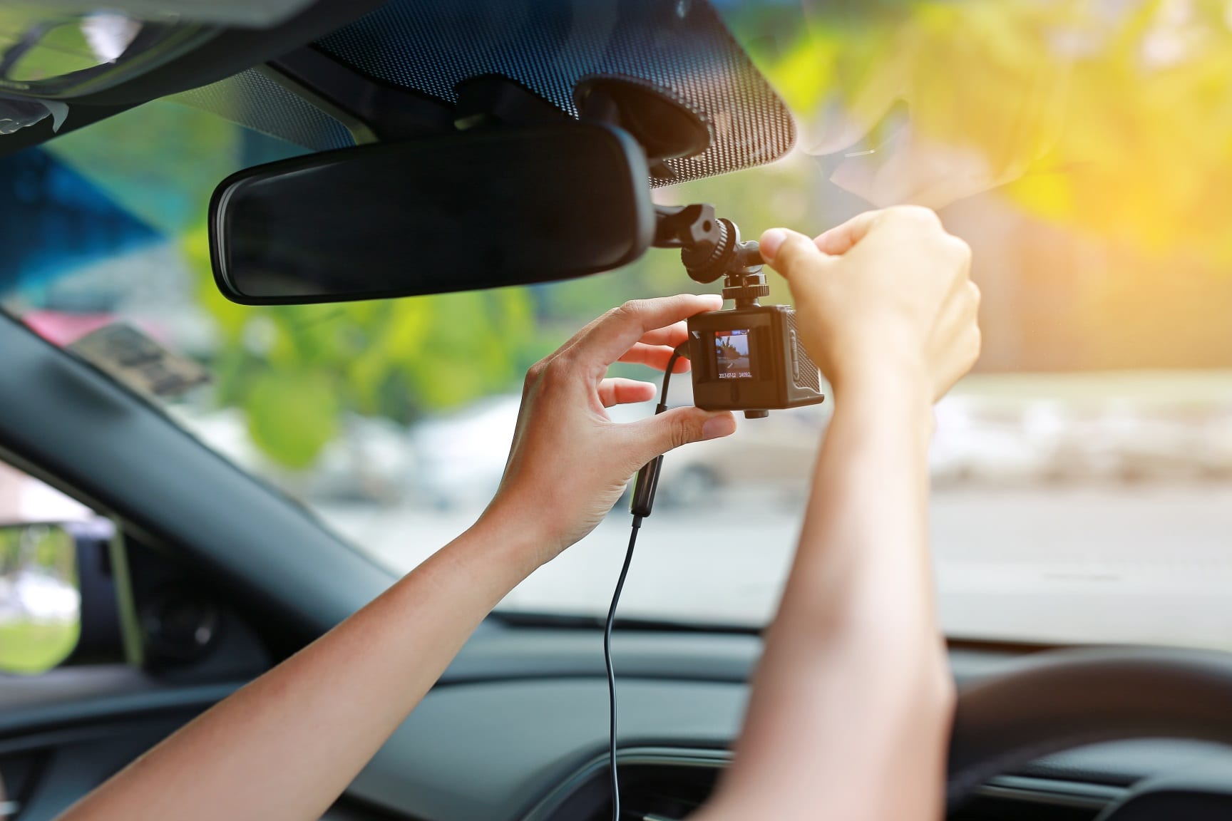Mounting options for dashcams